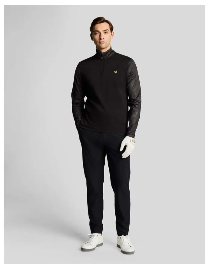 Lyle & Scott Printed Contour Golf Midlayer Jersey in Jet Black