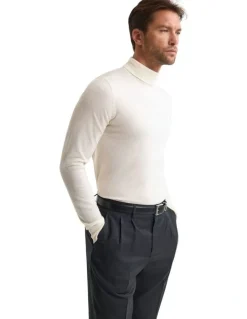 Oxford Aaron Turtle Neck Merino Pullover in Winter White