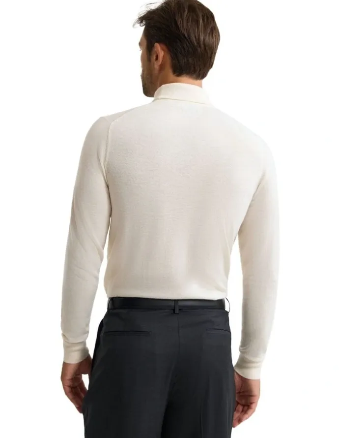 Oxford Aaron Turtle Neck Merino Pullover in Winter White
