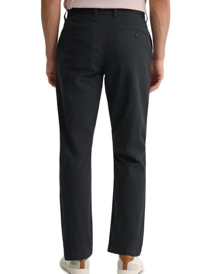 Oxford Relaxed Fit Chino in Black