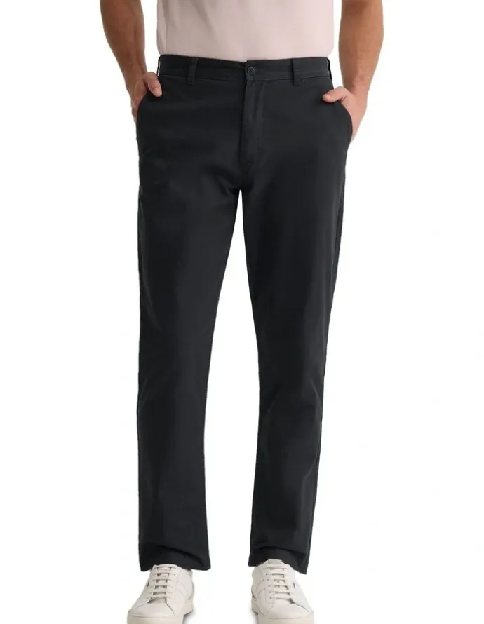 Oxford Relaxed Fit Chino in Black