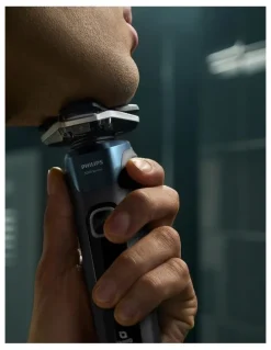 Philips Series 7000 SkinIQ S7886/50 Shaver in Ink Black