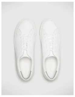 Politix Classic Leather Sneaker in White