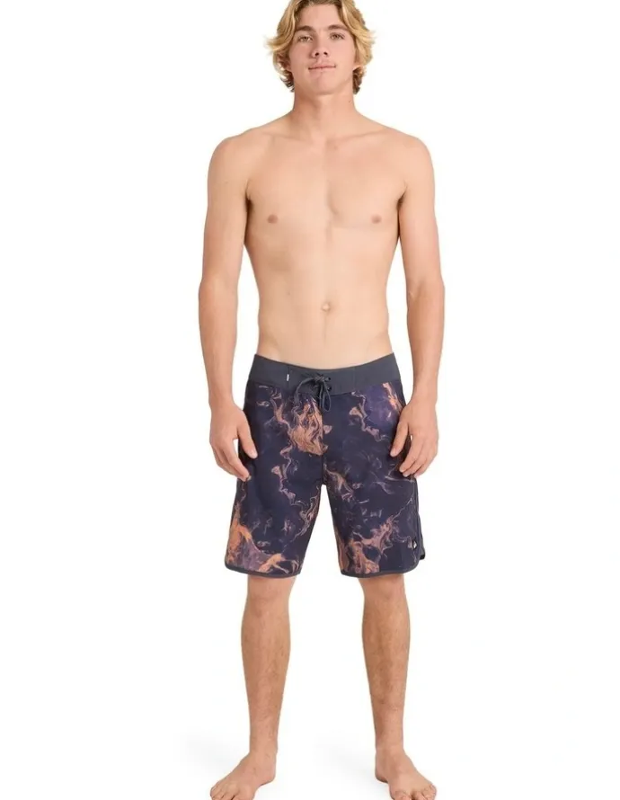 Quiksilver Highline Scallop 19 Inch Boardshorts in India Ink