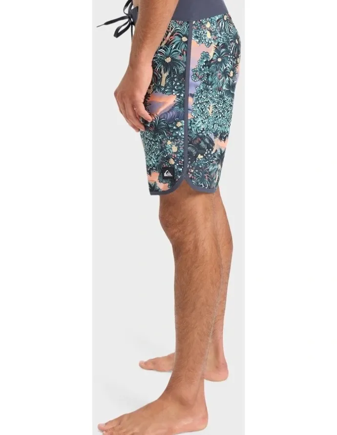 Quiksilver Surfsilk Scallop 18 Board Shorts in Black