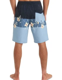 Quiksilver Surfsilk Straight Leg 20 in Dark Navy