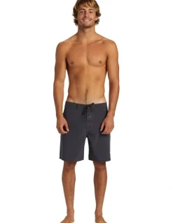 Quiksilver Surf Silk Street Trunk 18" Boardshorts in Black