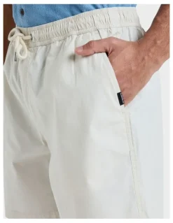 Quiksilver Taxer 18" Walkshorts in White