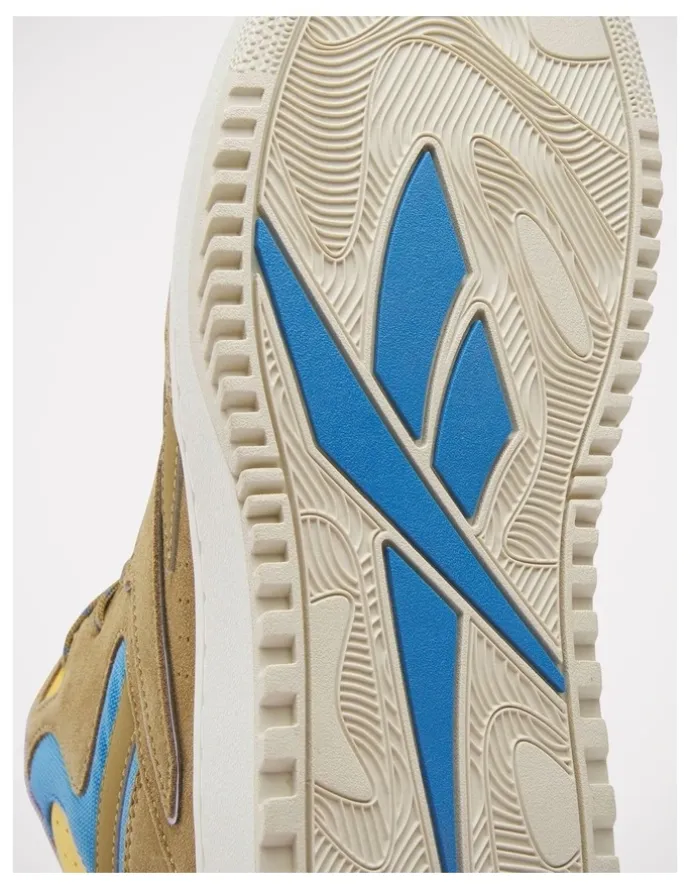 Reebok Atr Chill Mid Sneakers in Brown