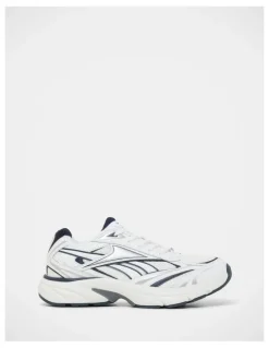 Reebok Belwave Sneakers in White