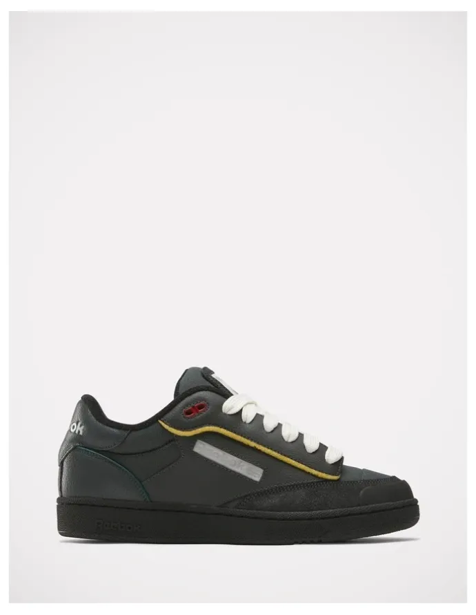 Reebok Club C Bulc Sneakers in Grey