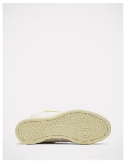 Reebok Club C Bulc Sneakers in Chalk