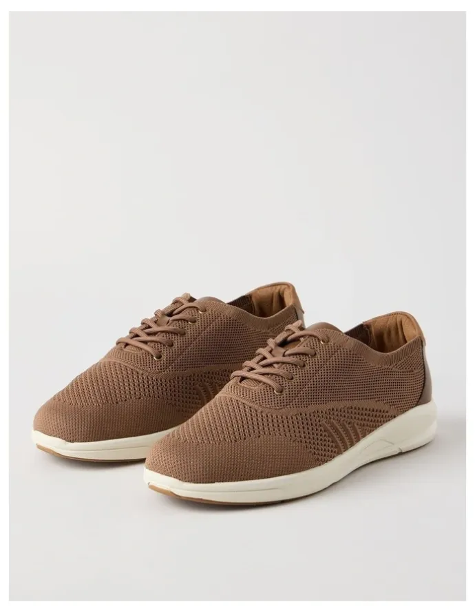 Regatta Bradley Knit Sneaker in Light Brown