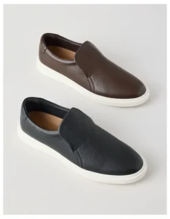 Regatta Warren Leather Loafer in Navy