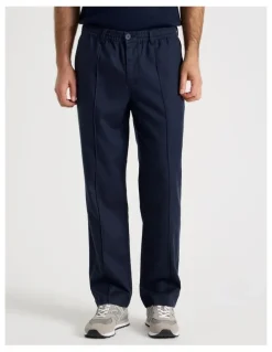 Regatta Travel Pant in Navy