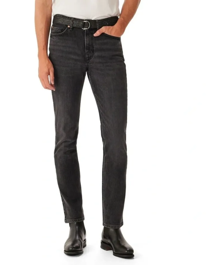R.M.Williams Loxton Slim Tapered Denim Jeans in Vintage Black