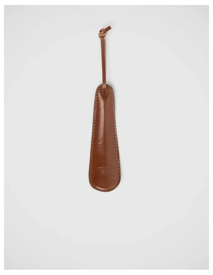 Rodd & Gunn Cobbler Shoe Horn in Chestnut