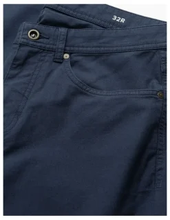 Rodd & Gunn Gunn Straight Fit Regular Leg Jean in Navy