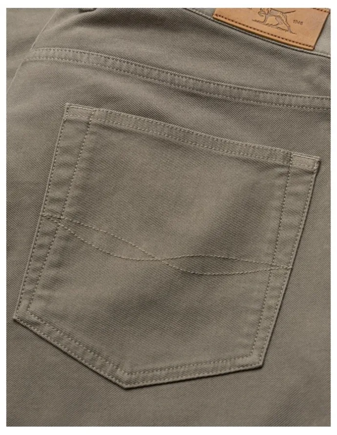 Rodd & Gunn Motion Regular2 Straight Leg Jean in Pebble