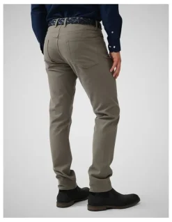 Rodd & Gunn Motion Regular2 Straight Leg Jean in Pebble
