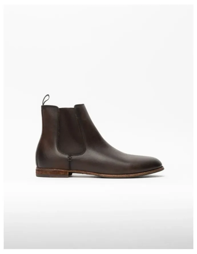 Rodd & Gunn O'Neill Chelsea Boots in Rust