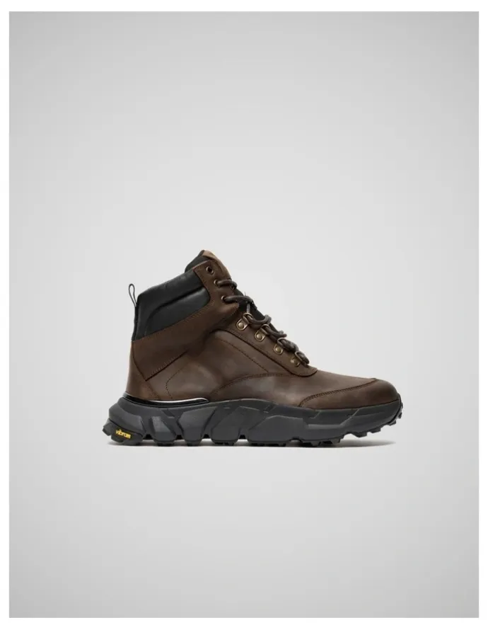 Rodd & Gunn Remarkables Vibram in Chocolate