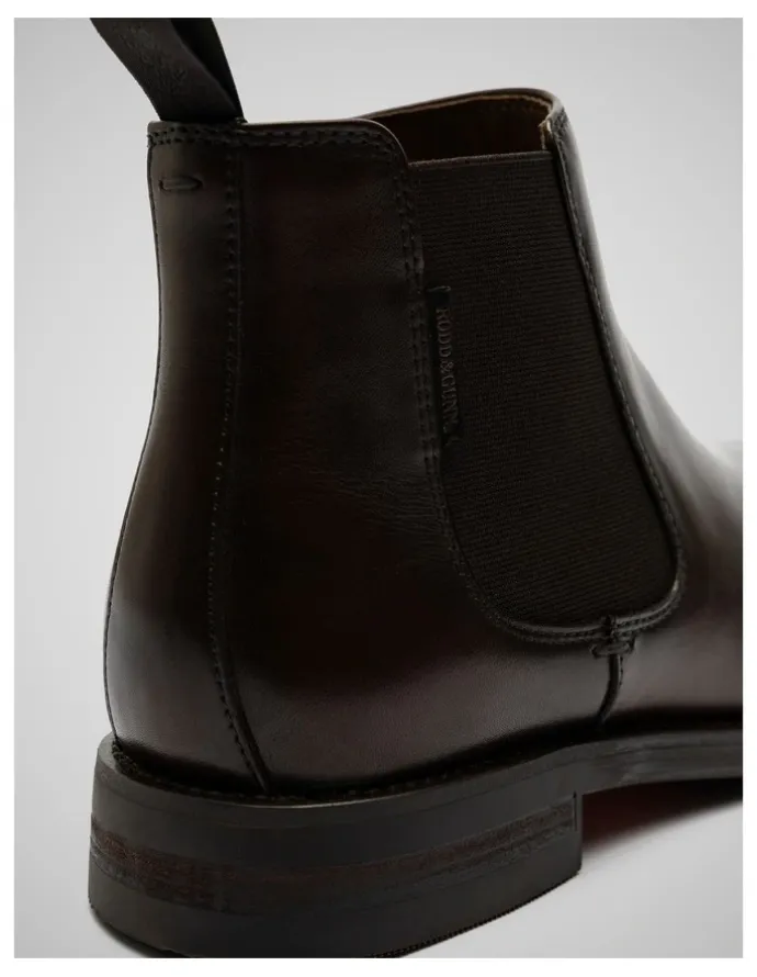 Rodd & Gunn Russlands Chelsea Boot in Chocolate