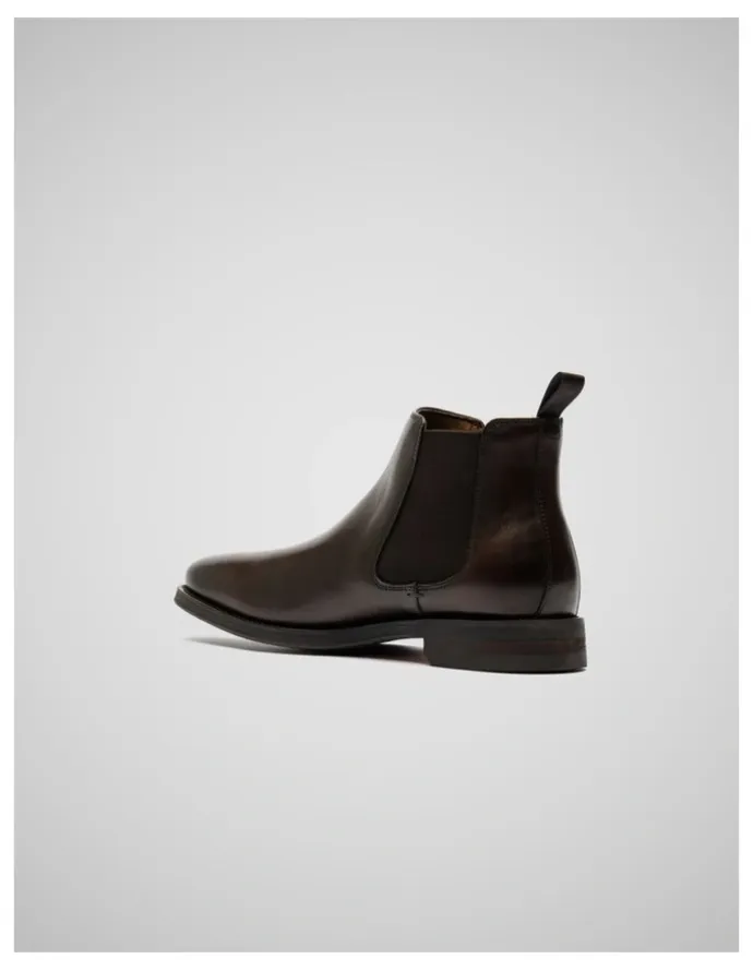 Rodd & Gunn Russlands Chelsea Boot in Chocolate
