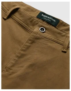 Rodd & Gunn Thomas Road 2.0 Chino Pant Regular Leg in Tan