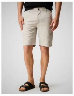 Rodd & Gunn Tongariro Sports Fit 9 Inch Short in Sand