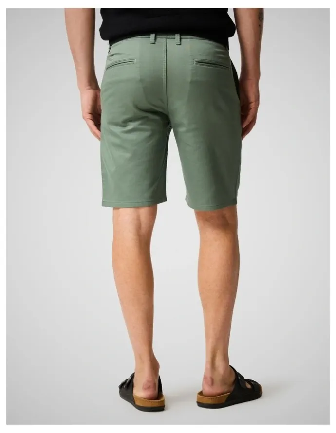 Rodd & Gunn Tongariro Sports Fit 9 Inch Short in Evergreen
