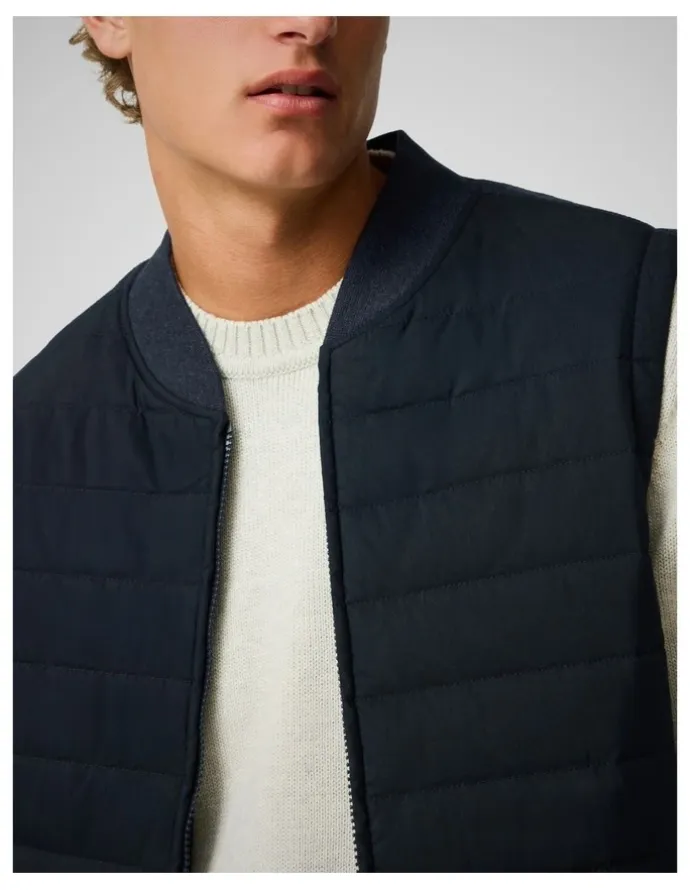Rodd & Gunn Woodside Vest in Navy