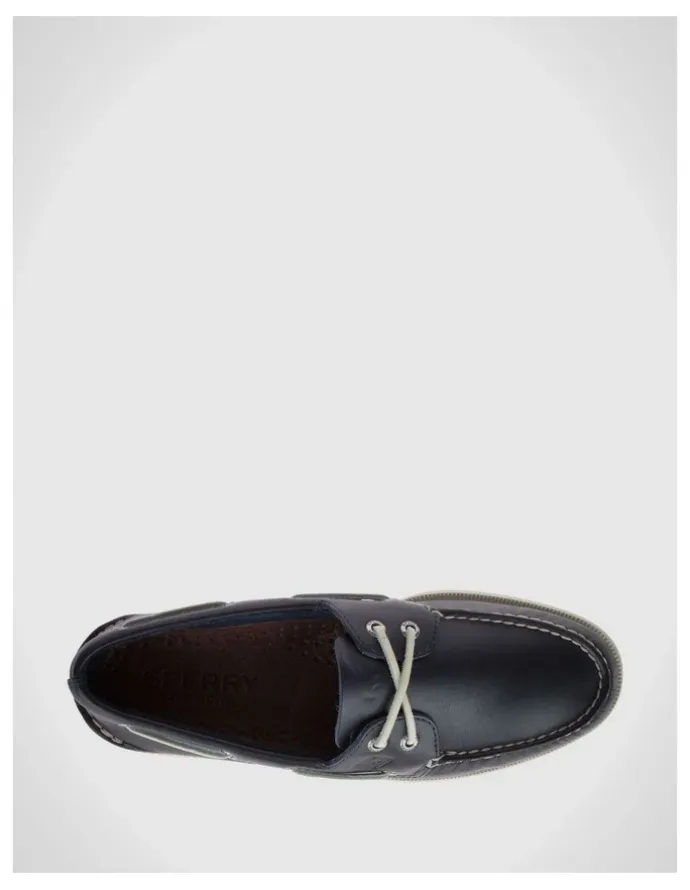 Sperry Boat Shoe in Navy