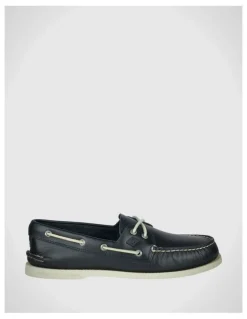 Sperry Boat Shoe in Navy