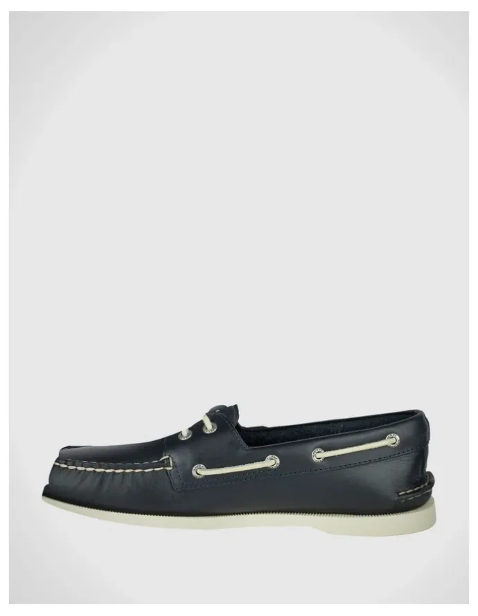 Sperry Boat Shoe in Navy
