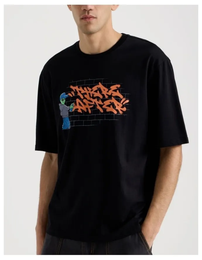 There After Graffiti Print Short Sleeve Tee in Black