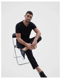 Unison Classic V Neck T Shirt in Black