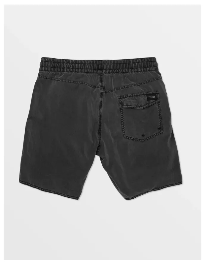 Volcom Center Trunk 17 Inch Boardshorts in Black