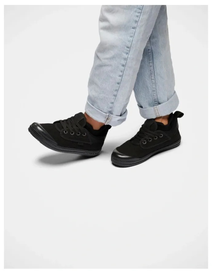 Volley Heritage Low Canvas Sneakers in Black