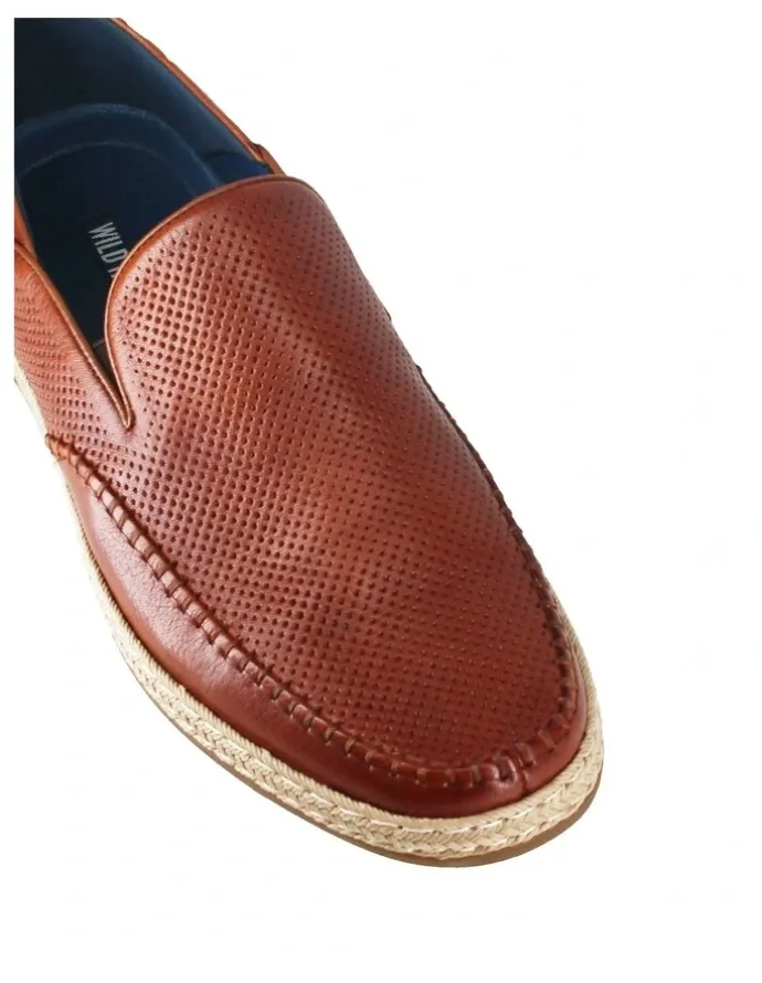 Wild Rhino Catch Slip On in Tan
