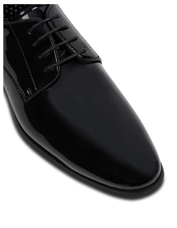 yd. Flash Patent Shoe