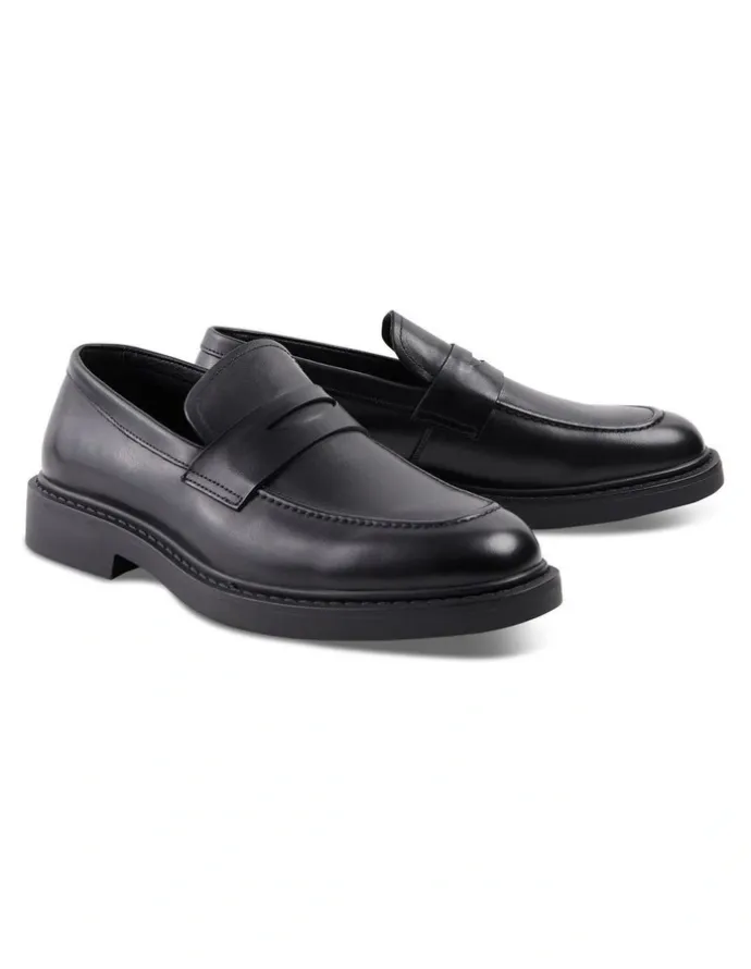 yd. Nolan Penny Leather Loafer in Black