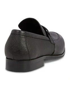 yd. Riccardo Textured Leather Loafer in Black