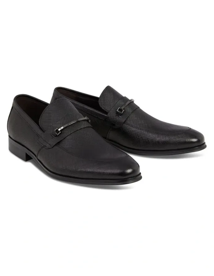 yd. Riccardo Textured Leather Loafer in Black