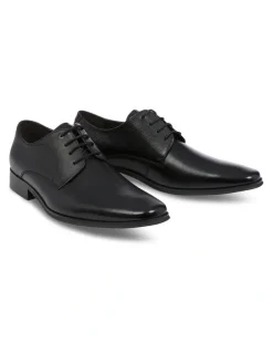 yd. Richie Textured Shoe in Black