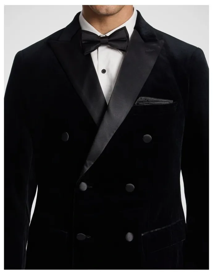 yd. Benedict Double Breasted Velvet Blazer in Black