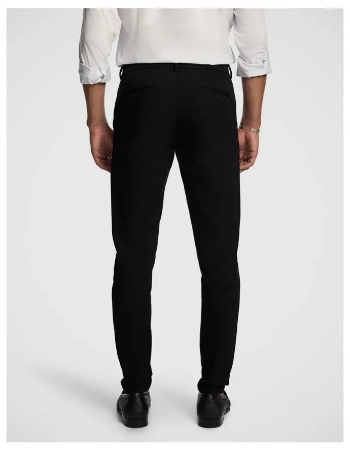 yd. Energy Stretch Chino in Black