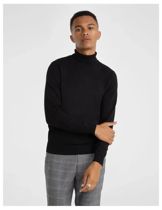 yd. Gillespie Roll Neck in Black