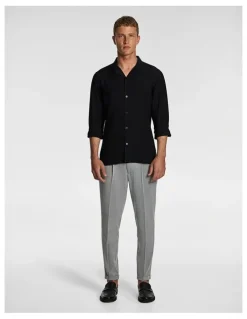 yd. Roman Shirt in Black