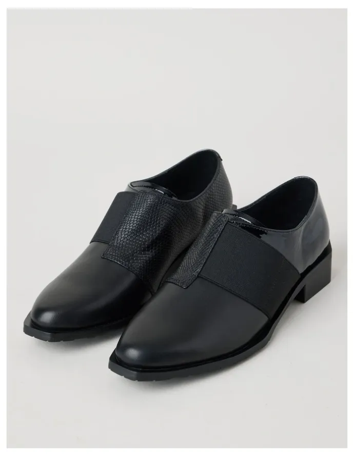 Zazou Aaron Flat Shoes in Black